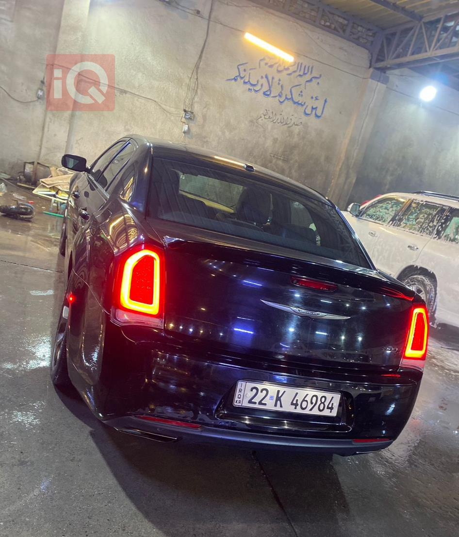 كرايسلر 300